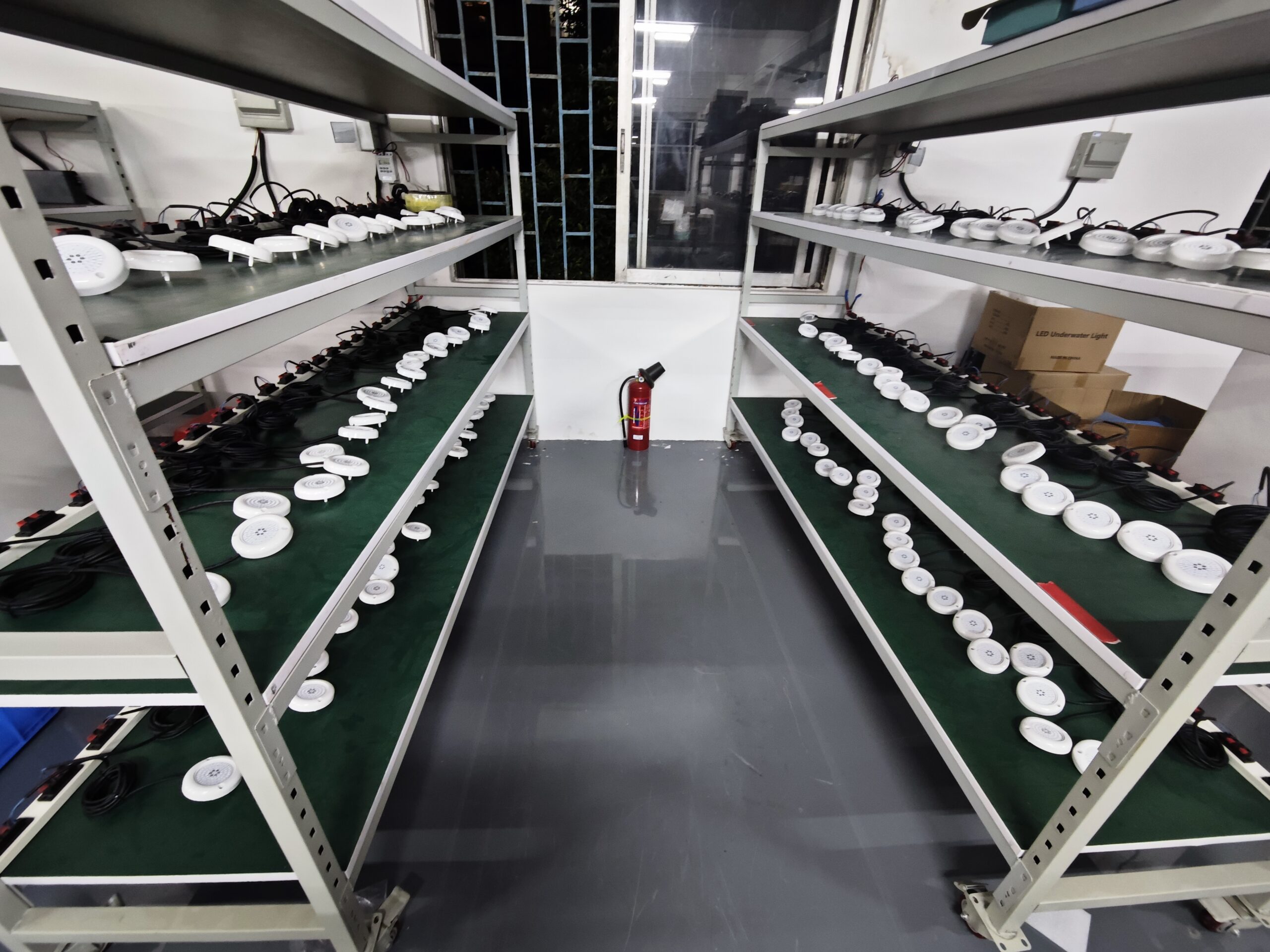 Whosales IP68 AC12V 90mm PC LED Swimming Pool Light Wall Mounted Resin-Filled Underwater Pool Light - Image 10